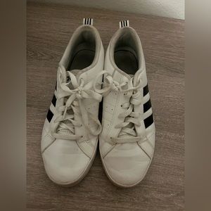 Womens used size 7 1/2 Adidas sneakers